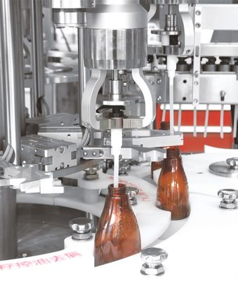 4KW αυτόματη Capper μπουκαλιών μηχανή με τον τροφοδότη ΚΑΠ