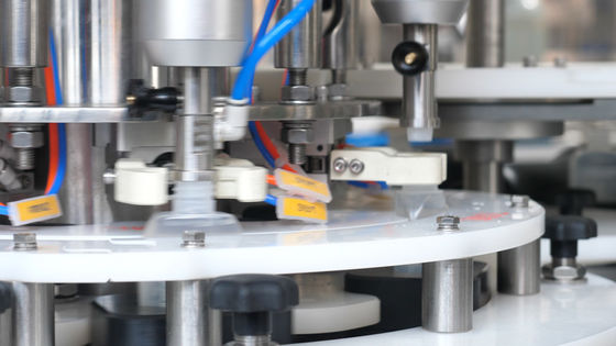 Toner Εσωτερικό κάλυμμα και εξωτερικό κάλυμμα Όλα σε ένα μηχάνημα Περιστροφή Τύπου υψηλής ταχύτητας